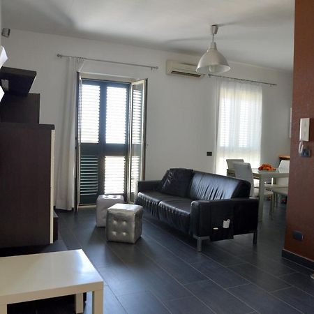Perla Marina Apartment ปอร์โต เอมเปโดเกล ภายนอก รูปภาพ
